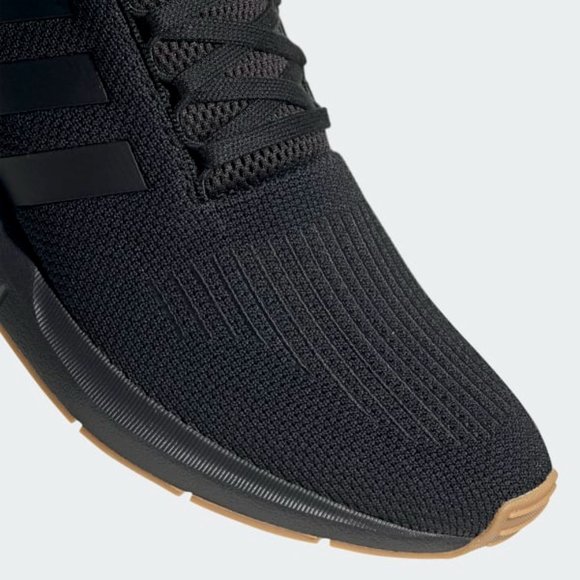 adidas Originals Shoes Adidas Originals Swift Run Low Top Mens Running Shoe Black Gum Db363